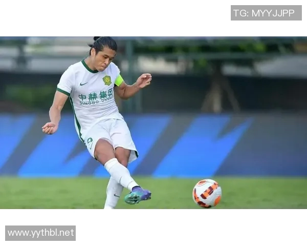 前足球明星张玉宁重返赛场再展风采引发球迷热议与期待